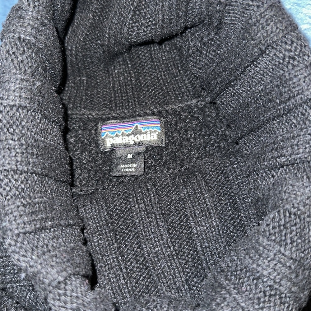 Black Patagonia sweater!! - Picture 8 of 8